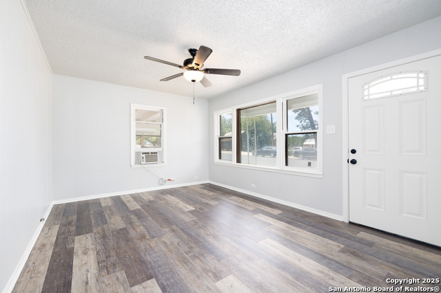 Listing photo id 15 for 609 15th