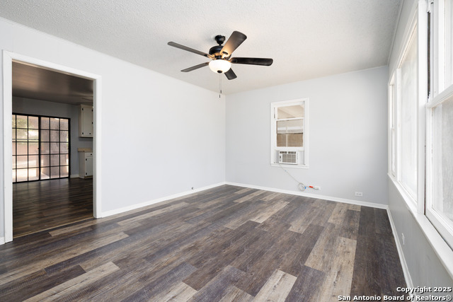 Listing photo id 18 for 609 15th