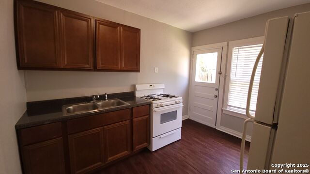 Image 8 of 13 For 218 Claremont Ave  1