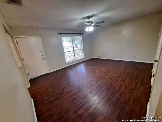 Image 2 of 8 For 7116 Larksong