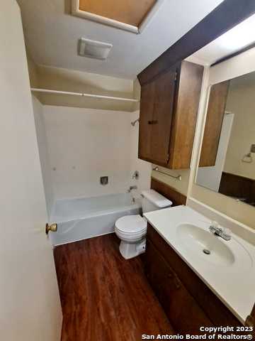 Image 6 of 8 For 7116 Larksong