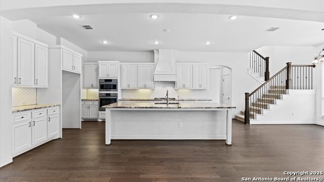 Image 9 of 35 For 2382 Geneseo Oaks