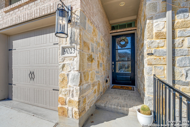 Image 5 of 38 For 9023 Raven Pointe