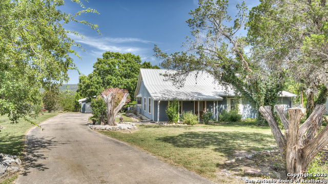 Details for 181 Leinweber Dr, Leakey, TX 78873