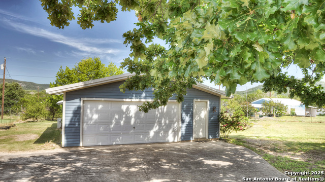 Image 33 of 56 For 181 Leinweber Dr