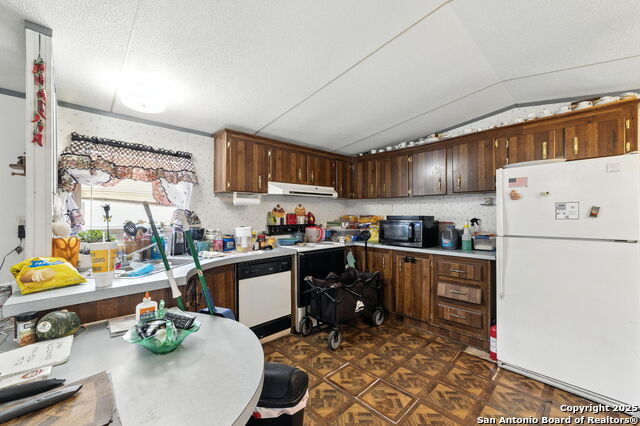 Listing photo id 5 for 616 County Road 458