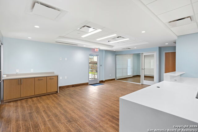 Listing photo id 4 for 4359 Greco