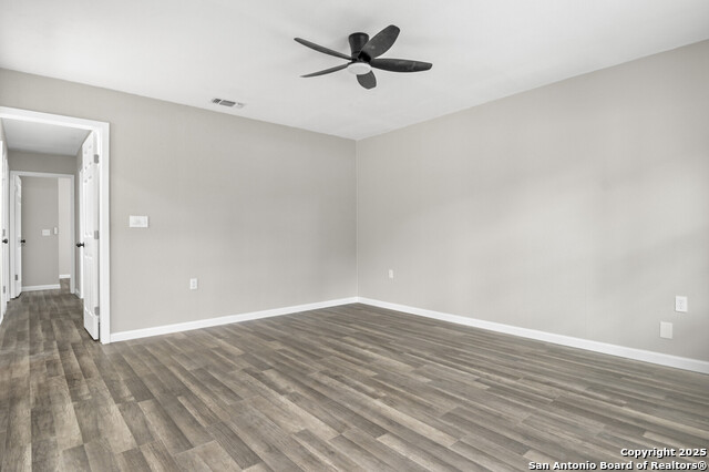Image 16 of 27 For 13334 Los Indios St.