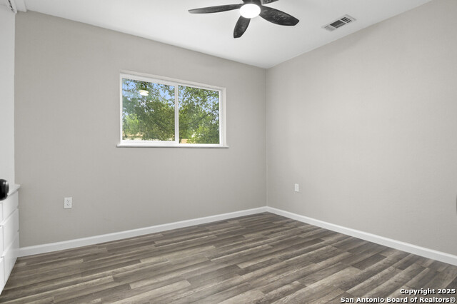 Image 18 of 27 For 13334 Los Indios St.
