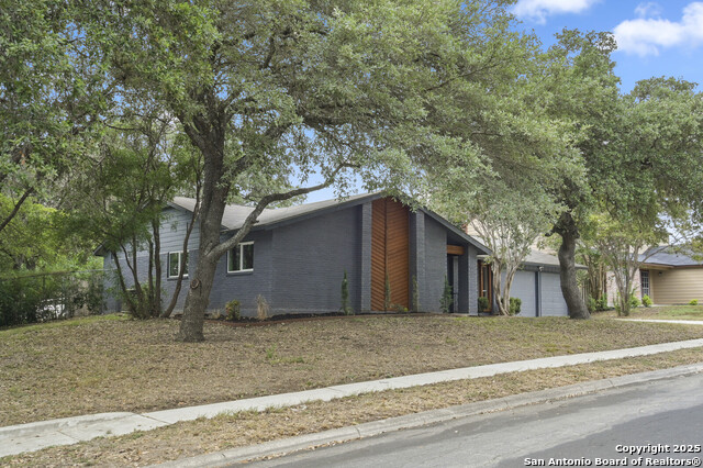 Image 2 of 27 For 13334 Los Indios St.