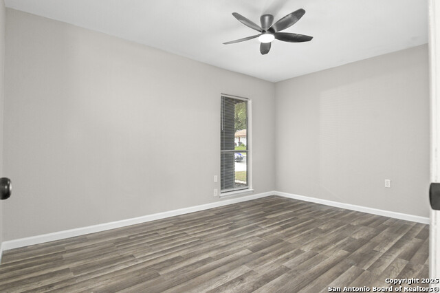 Image 20 of 27 For 13334 Los Indios St.