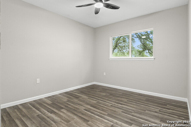 Image 22 of 27 For 13334 Los Indios St.