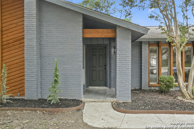 Image 3 of 27 For 13334 Los Indios St.