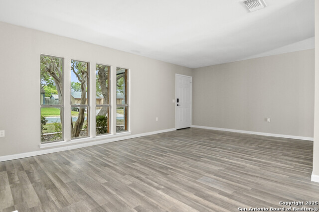 Image 4 of 27 For 13334 Los Indios St.