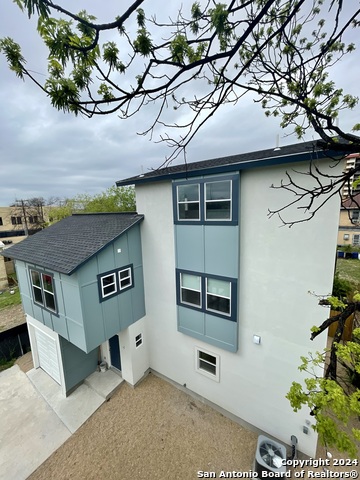 603 Euclid Ave W 4