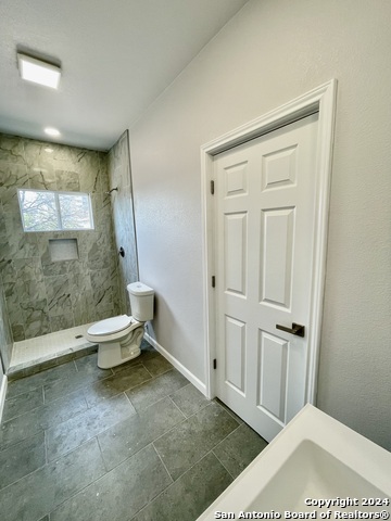 Listing photo id 14 for 603 Euclid Ave W 4