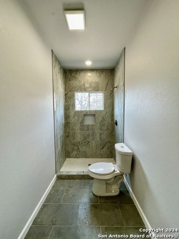 Listing photo id 15 for 603 Euclid Ave W 4