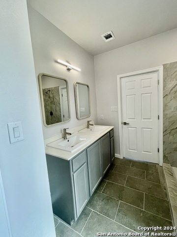 Listing photo id 19 for 603 Euclid Ave W 4