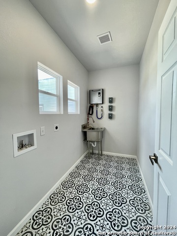 Listing photo id 23 for 603 Euclid Ave W 4