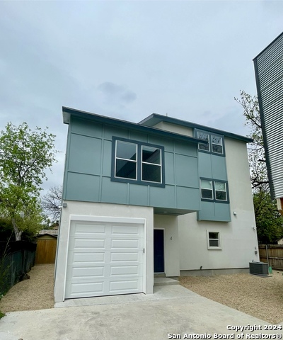 Listing photo id 1 for 603 Euclid Ave W 4