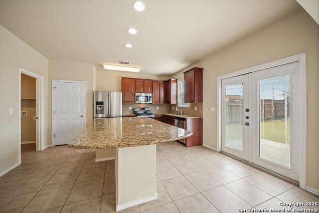 Image 13 of 36 For 3410 York Crest