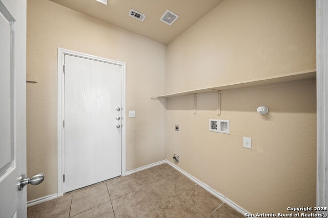 Image 31 of 36 For 3410 York Crest