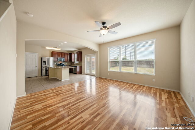 Image 8 of 36 For 3410 York Crest