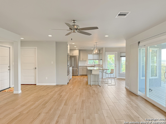 Listing photo id 9 for 173 Riedel  
