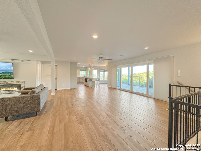 Listing photo id 29 for 173 Riedel  