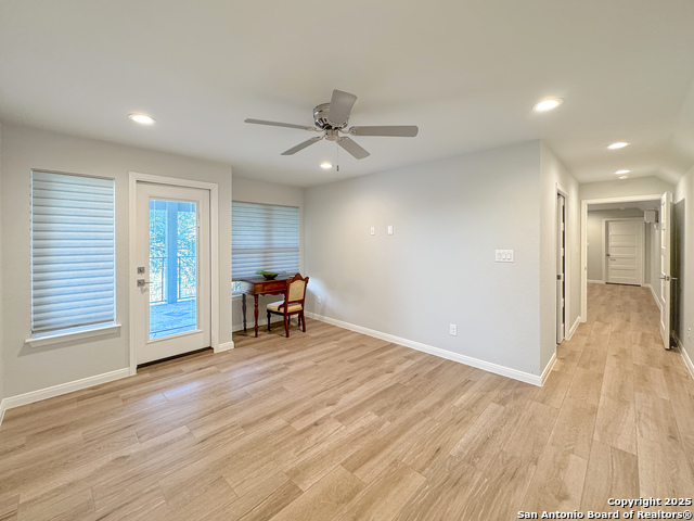 Listing photo id 38 for 173 Riedel  