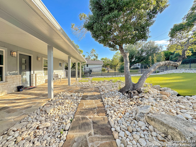 Listing photo id 4 for 173 Riedel  