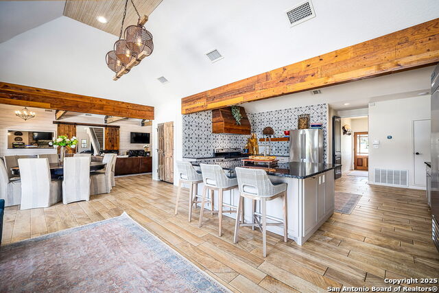 Image 10 of 40 For 871 Chimney Valley Rd