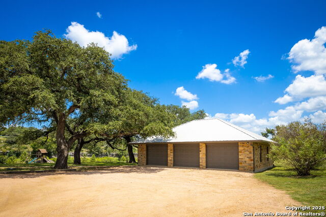Image 38 of 40 For 871 Chimney Valley Rd