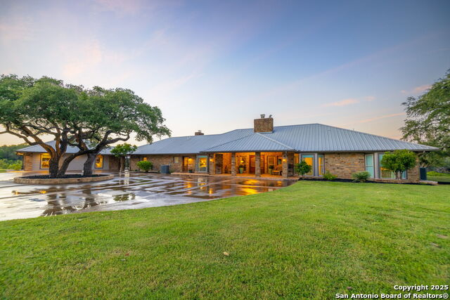Image 4 of 40 For 871 Chimney Valley Rd