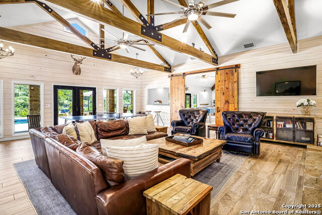 Image 8 of 40 For 871 Chimney Valley Rd