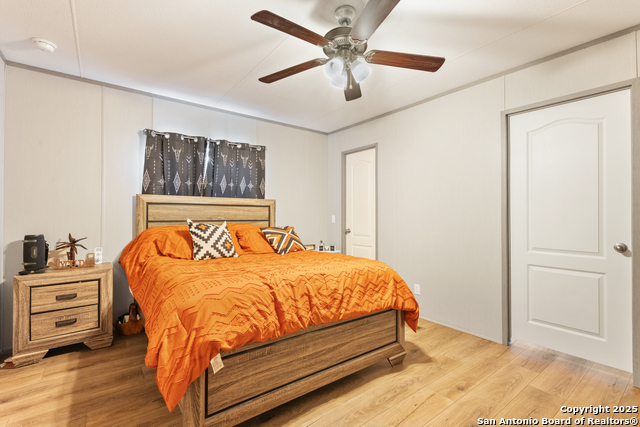 Image 15 of 29 For 985 Cr 307