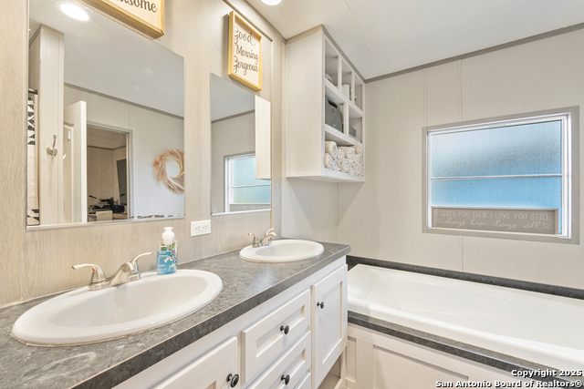 Image 17 of 29 For 985 Cr 307