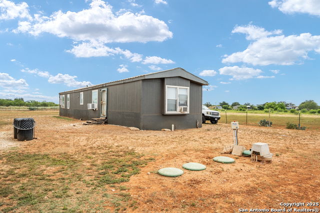 Image 25 of 29 For 985 Cr 307