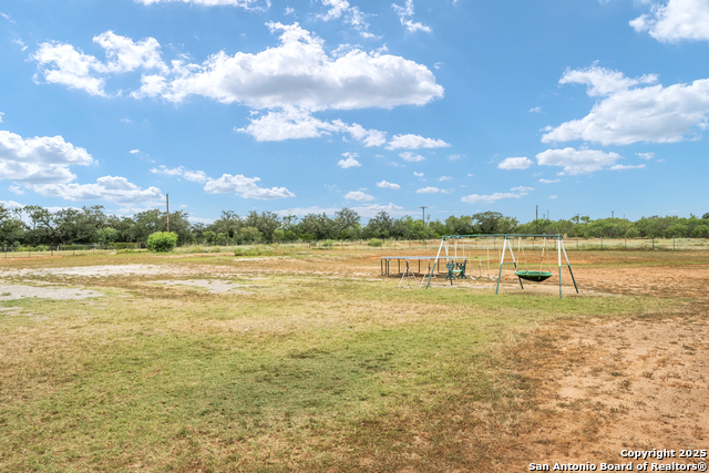 Image 26 of 29 For 985 Cr 307