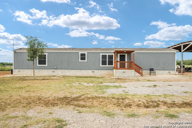 Image 3 of 29 For 985 Cr 307