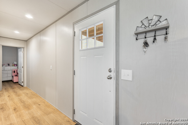 Image 5 of 29 For 985 Cr 307