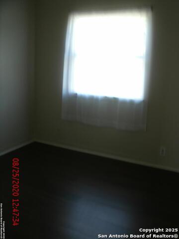 Image 8 of 13 For 9526 Rhoda Ave