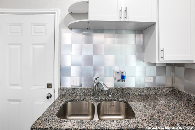 Listing photo id 8 for 2973 Greenbriar