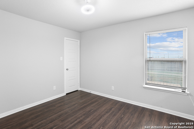 Listing photo id 13 for 2973 Greenbriar