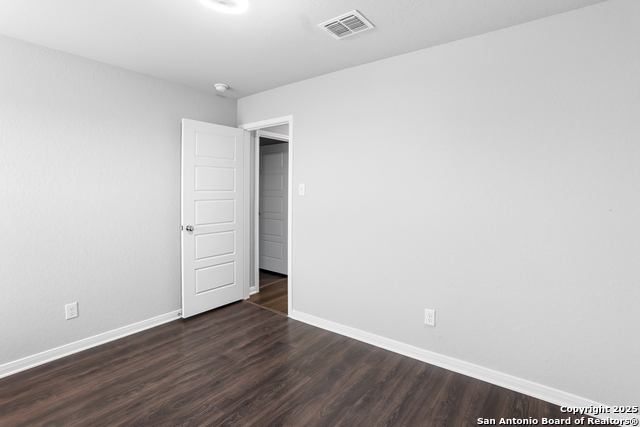 Listing photo id 14 for 2973 Greenbriar