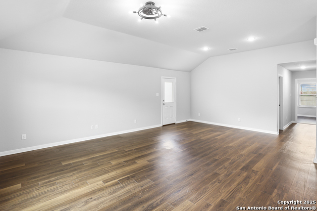 Listing photo id 3 for 2973 Greenbriar