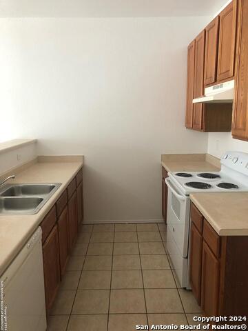 Image 4 of 9 For 7526 Myrtle Trail  4