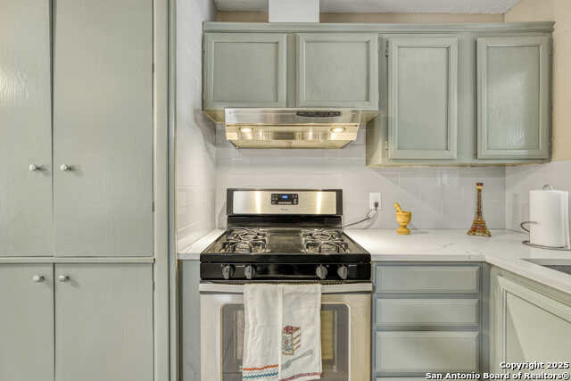 Image 7 of 30 For 226 Serna  