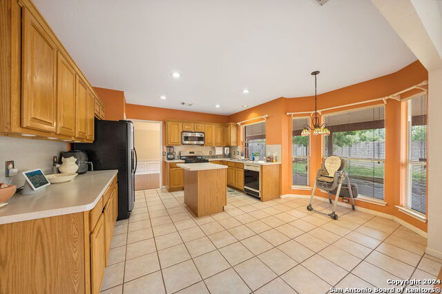 Image 9 of 25 For 6411 Rambling Trail Dr