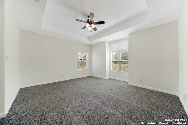 Listing photo id 14 for 2675 Fairwood Dr
